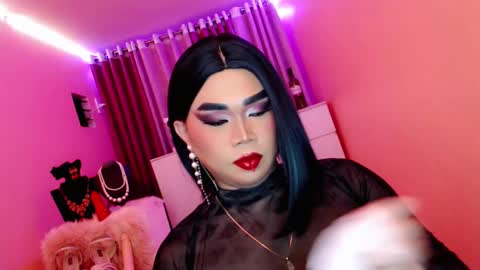 Snapshot of amiadoll chatting on February 23, 2025, 11:22 am Queen Mireska online show from February 23, 2025, 11:22 am