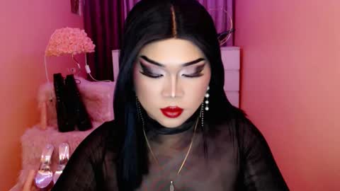 Snapshot of amiadoll chatting on September 22, 2025, 12:40 pm Queen Mireska online show from September 22, 2025, 12:40 pm