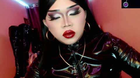Queen Mireska online show from April 3, 2026, 3:54 pm