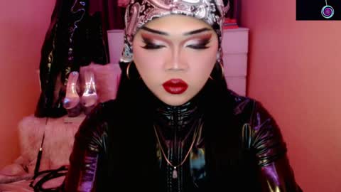 Queen Mireska online show from May 6, 2026, 6:02 pm