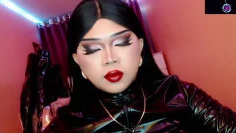 Queen Mireska online show from May 8, 2026, 5:18 pm