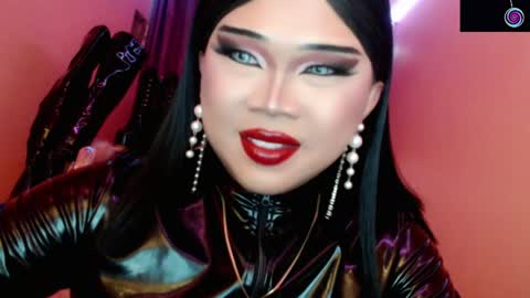 Queen Mireska online show from May 9, 2026, 5:07 pm
