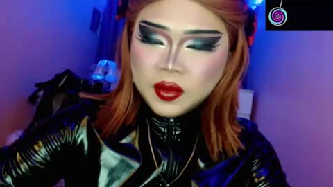 Snapshot of amiadoll chatting on June 19, 2026, 3:05 pm Queen Mireska online show from June 19, 2026, 3:05 pm