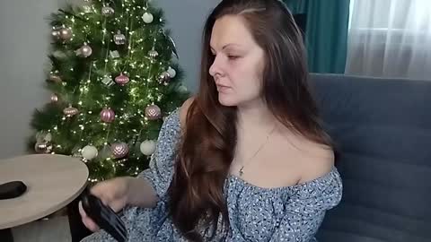 Snapshot of amilafran chatting on January 13, 2025, 5:44 am Mila online show from January 13, 2025, 5:44 am