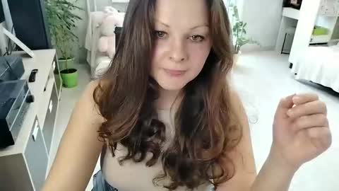 Snapshot of amilafran chatting on October 28, 2025, 5:44 am Mila online show from October 28, 2025, 5:44 am