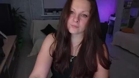 Snapshot of amilafran chatting on November 7, 2025, 9:15 pm Mila online show from November 7, 2025, 9:15 pm