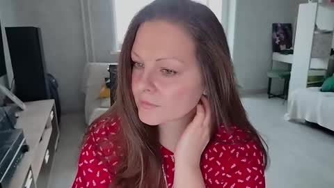 Snapshot of amilafran chatting on November 13, 2025, 7:51 am Mila online show from November 13, 2025, 7:51 am