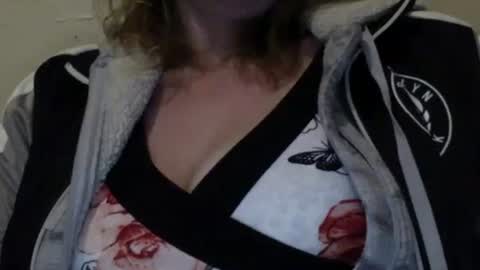 amileamariestar online show from December 24, 2024, 4:22 am