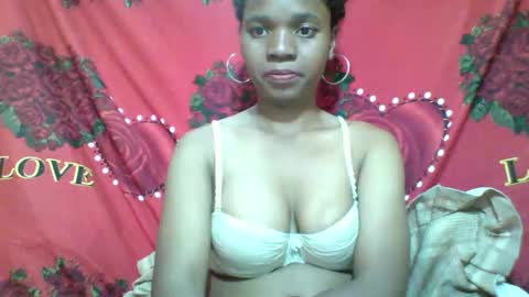 aminah01 online show from May 6, 2026, 7:46 am