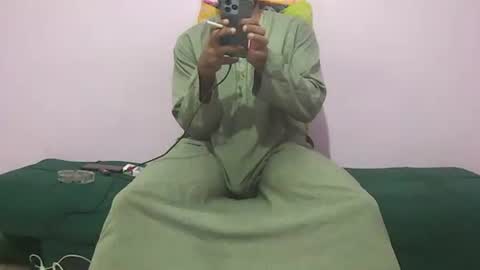 Snapshot of amir_elaraby chatting on November 19, 2025, 11:05 pm Amir online show from November 19, 2025, 11:05 pm