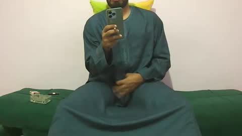 Snapshot of amir_elaraby chatting on November 21, 2025, 10:19 pm Amir online show from November 21, 2025, 10:19 pm