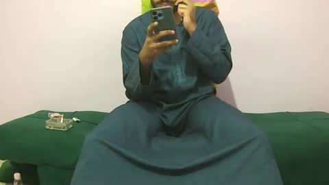 Snapshot of amir_elaraby chatting on November 23, 2025, 10:42 pm Amir online show from November 23, 2025, 10:42 pm