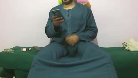 Snapshot of amir_elaraby chatting on November 25, 2025, 12:10 am Amir online show from November 25, 2025, 12:10 am