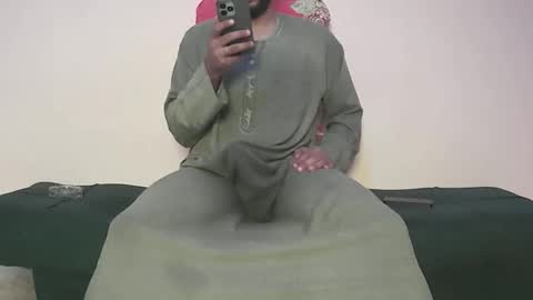 Snapshot of amir_elaraby chatting on November 29, 2025, 8:50 am Amir online show from November 29, 2025, 8:50 am