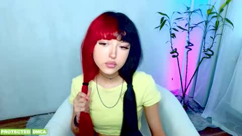 Snapshot of amiraaa__ chatting on March 4, 2026, 12:55 pm online show from March 4, 2026, 12:55 pm