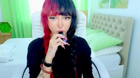 Snapshot of amiraaa__ chatting on March 11, 2026, 11:38 am online show from March 11, 2026, 11:38 am