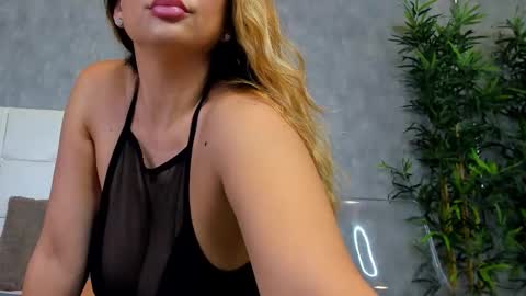 Snapshot of amirarees chatting on October 22, 2025, 6:24 am amirarees online show from October 22, 2025, 6:24 am