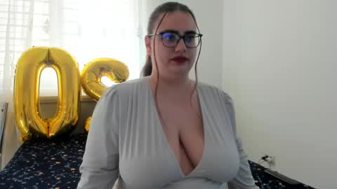 Amira Vyxen online show from April 28, 2026, 6:40 am