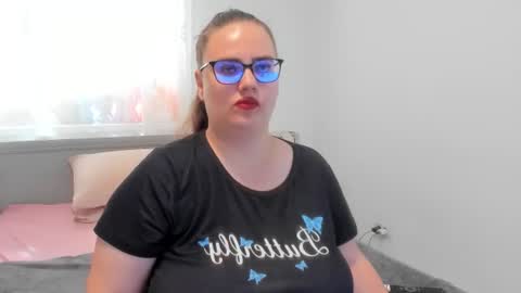 Snapshot of amiravyxen chatting on June 24, 2026, 5:28 am Amira Vyxen online show from June 24, 2026, 5:28 am