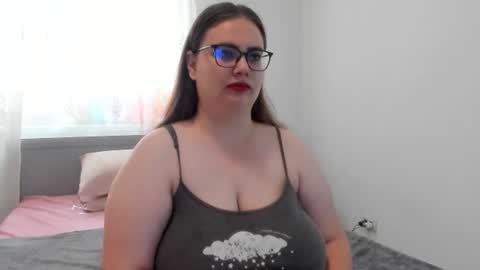 Snapshot of amiravyxen chatting on June 25, 2026, 7:13 am Amira Vyxen online show from June 25, 2026, 7:13 am