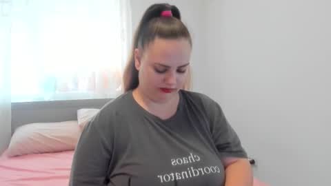 Snapshot of amiravyxen chatting on July 8, 2026, 8:41 am Amira Vyxen online show from July 8, 2026, 8:41 am