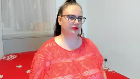 Snapshot of amiravyxen chatting on July 17, 2026, 7:19 pm Amira Vyxen online show from July 17, 2026, 7:19 pm
