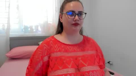 Snapshot of amiravyxen chatting on July 28, 2026, 12:48 pm Amira Vyxen online show from July 28, 2026, 12:48 pm