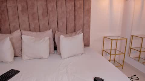 Snapshot of ammber_collins_ chatting on November 28, 2025, 5:37 pm Amber online show from November 28, 2025, 5:37 pm