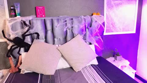 ammber_mjs online show from October 22, 2025, 1:22 pm