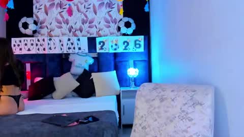 Snapshot of ammyjoness_ chatting on June 18, 2026, 7:29 pm Ammy Jones online show from June 18, 2026, 7:29 pm