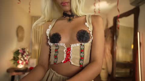 Snapshot of amnie_ chatting on October 1, 2025, 9:54 pm RETURN 30TH 100 explicit on online show from October 1, 2025, 9:54 pm