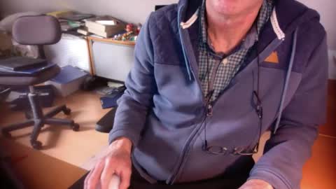 Amor2200 online show from October 7, 2025, 8:11 am