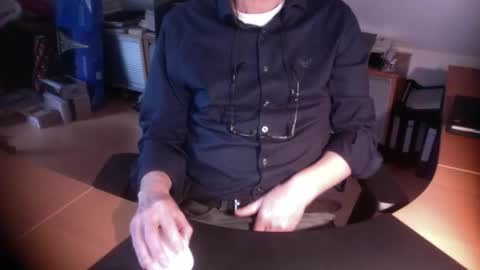 Amor2200 online show from December 22, 2025, 9:06 am