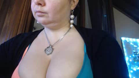 Snapshot of amorelara chatting on December 3, 2024, 9:44 am amorelara online show from December 3, 2024, 9:44 am