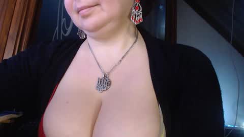 Snapshot of amorelara chatting on February 11, 2025, 5:37 am amorelara online show from February 11, 2025, 5:37 am