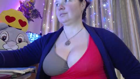 amorelara online show from March 24, 2026, 7:46 am