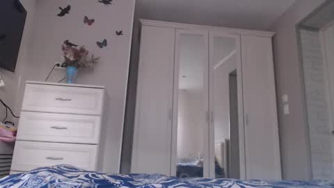 Snapshot of amoremeoww chatting on November 17, 2025, 7:25 am miss unforgettable online show from November 17, 2025, 7:25 am