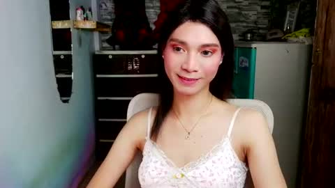 Snapshot of amorous_tina chatting on July 18, 2026, 5:28 pm Tina online show from July 18, 2026, 5:28 pm
