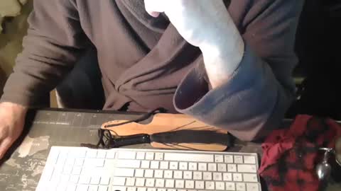 amslave4f online show from February 10, 2025, 8:09 am