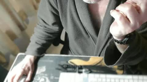 amslave4f online show from July 7, 2026, 5:32 am