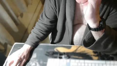 amslave4f online show from July 9, 2026, 9:52 pm