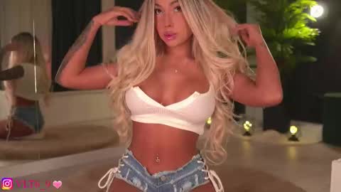    -------------   online show from December 16, 2025, 11:32 pm