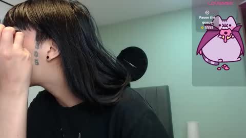 Amy 3 online show from February 5, 2026, 4:17 am