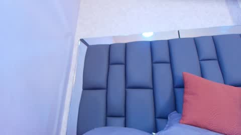 amy__wats0n online show from April 25, 2026, 7:00 pm