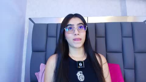 amy__wats0n online show from April 30, 2026, 7:20 pm