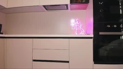 Amy Akime online show from July 28, 2026, 3:35 am