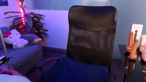 Amy Hoy69 online show from May 7, 2026, 2:17 am