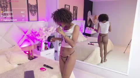 Snapshot of amy_miller2 chatting on November 9, 2025, 7:23 pm Amy online show from November 9, 2025, 7:23 pm