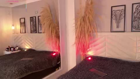 Snapshot of amy_miller2 chatting on November 17, 2025, 7:19 pm Amy online show from November 17, 2025, 7:19 pm