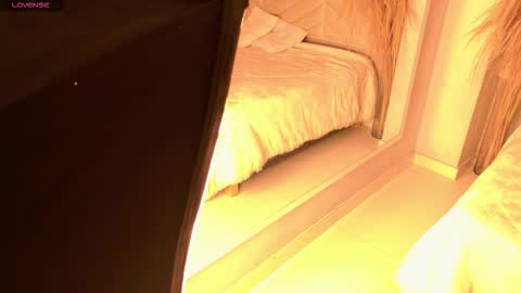 Snapshot of amy_miller2 chatting on November 21, 2025, 8:40 pm Amy online show from November 21, 2025, 8:40 pm